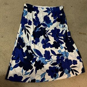 The cutest floral midi skirt! Never worn